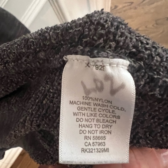 Shimera Sweater - Medium - Picture 4 of 4